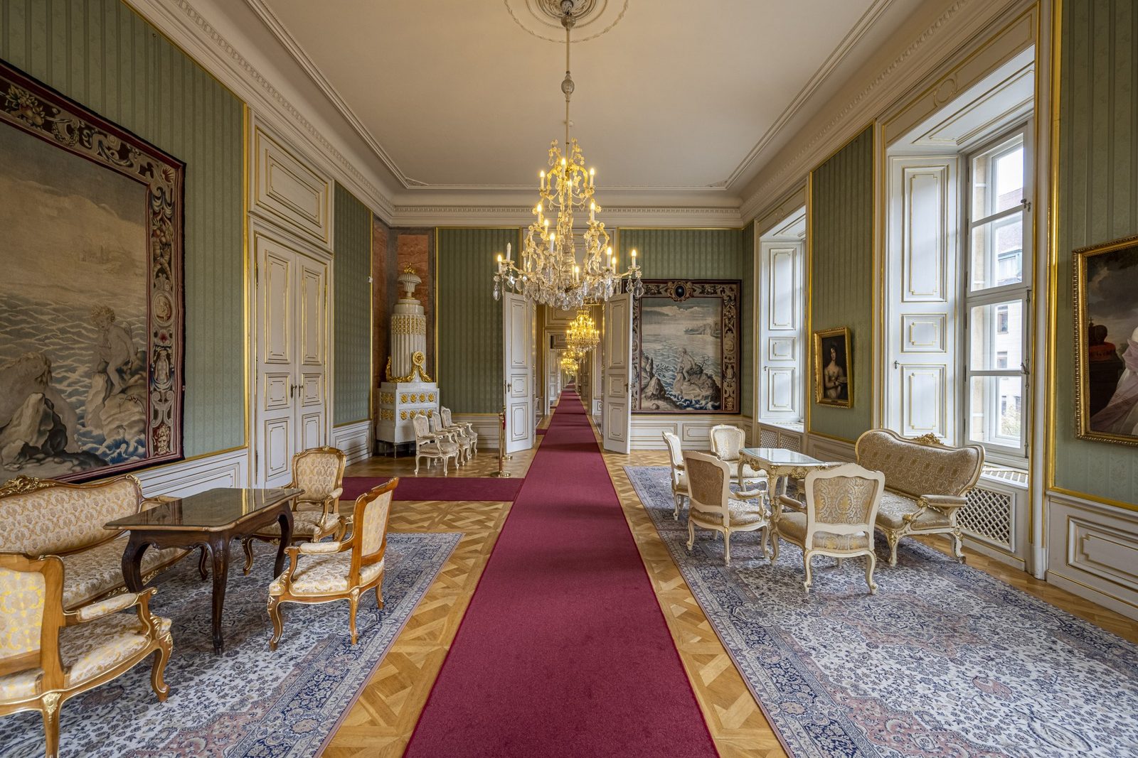 Red salon